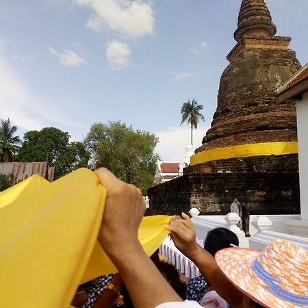 Vitoonguesthouse2Fanrooms & Aircondition Sukhothai Bagian luar foto