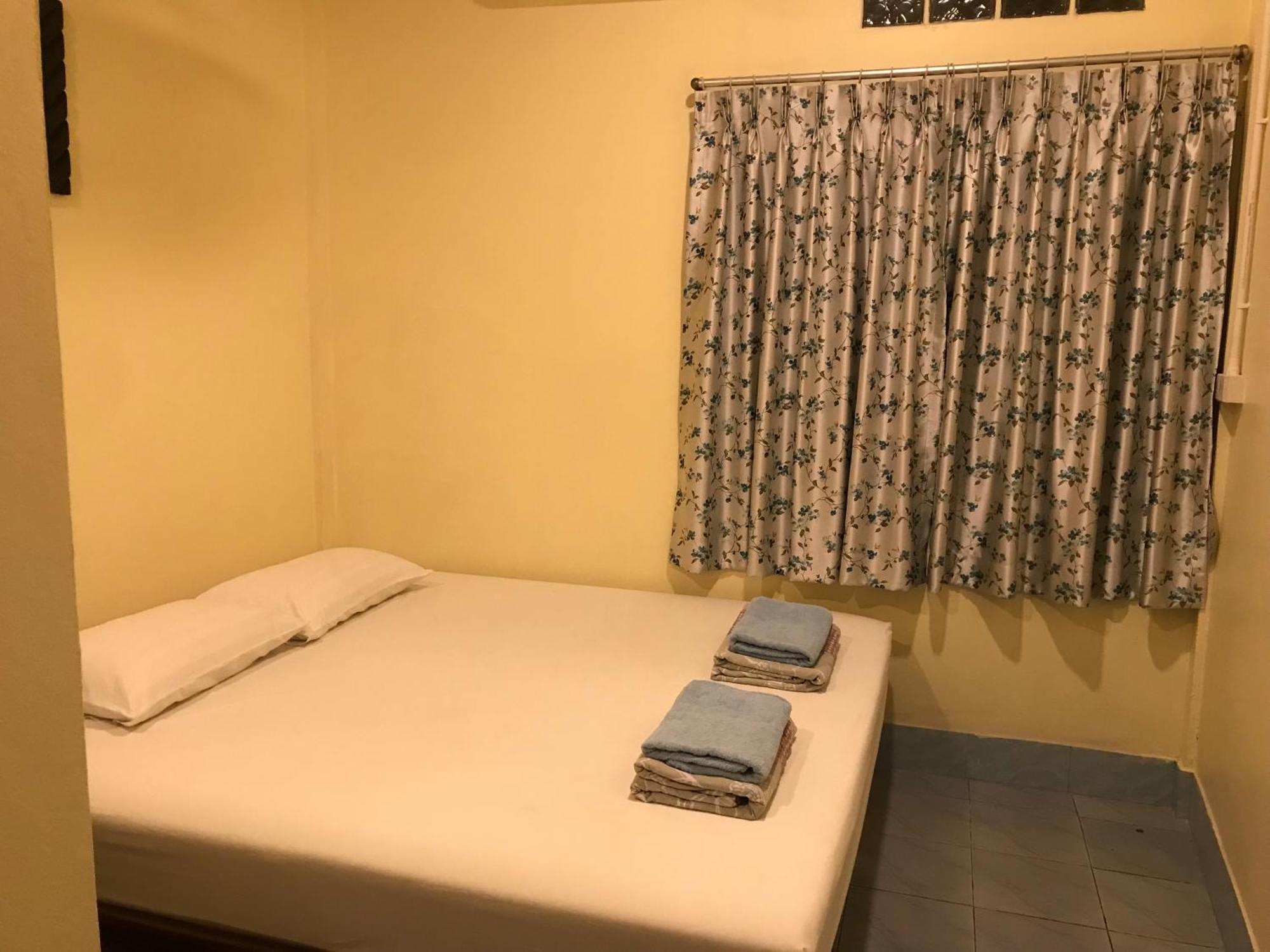 Vitoonguesthouse2Fanrooms & Aircondition Sukhothai Bagian luar foto