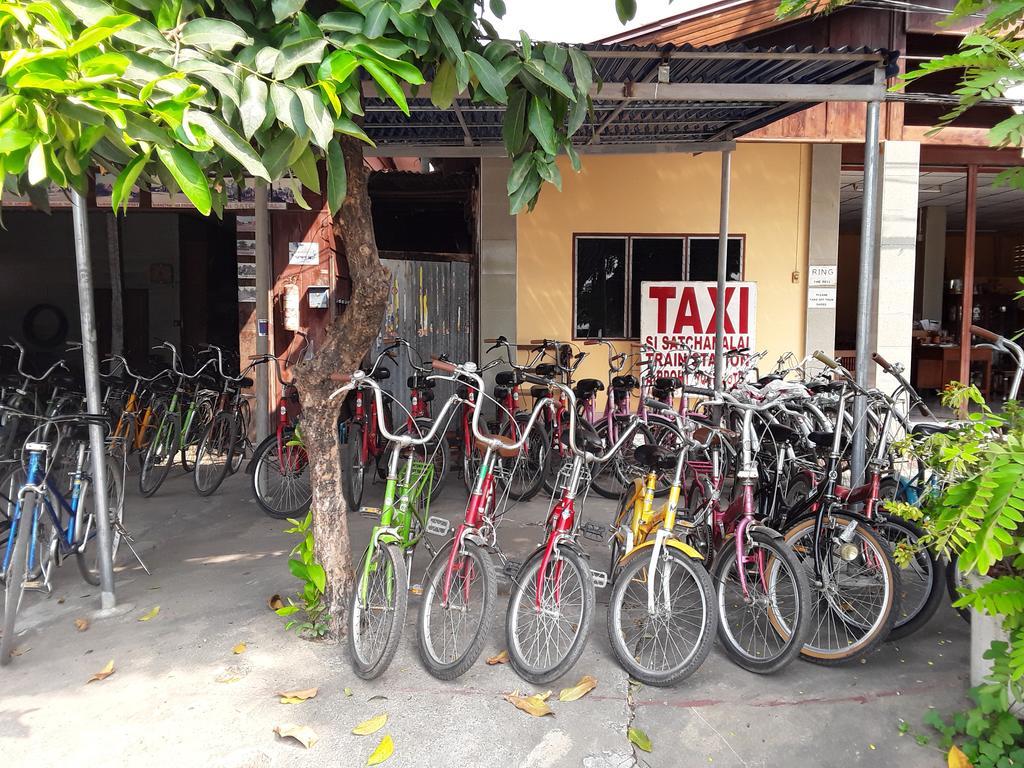 Vitoonguesthouse2Fanrooms & Aircondition Sukhothai Bagian luar foto