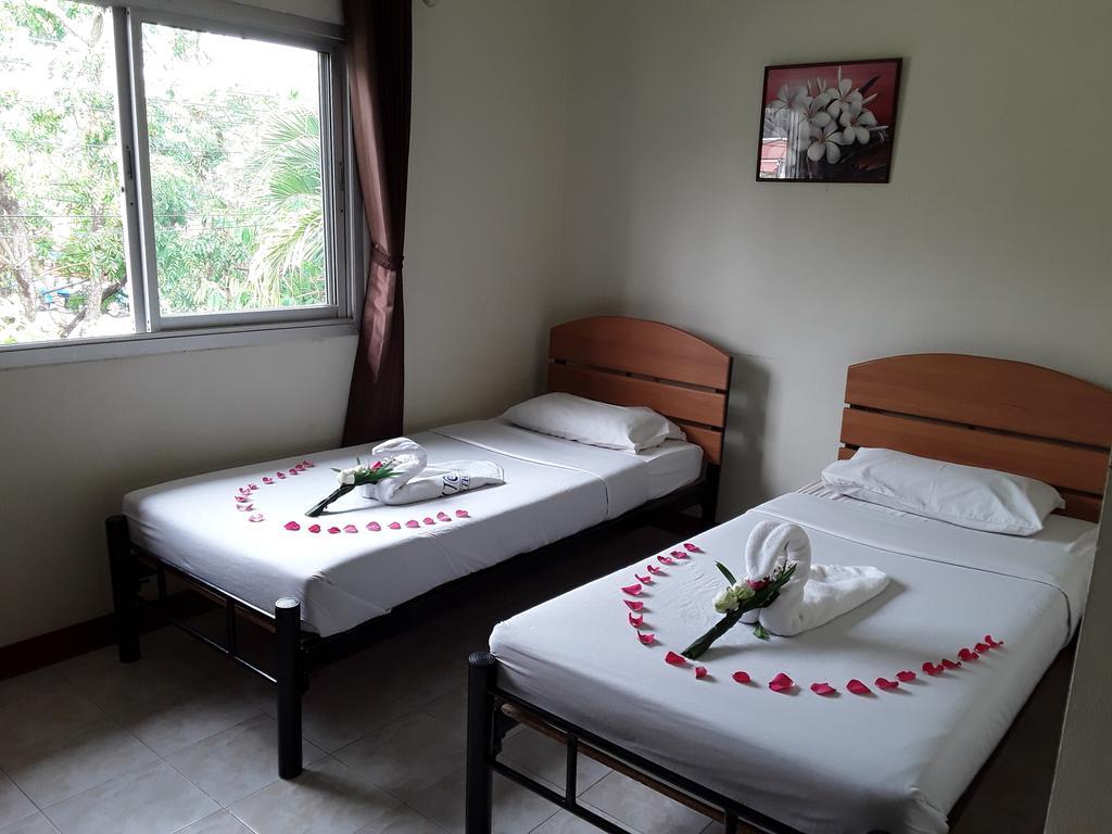 Vitoonguesthouse2Fanrooms & Aircondition Sukhothai Bagian luar foto