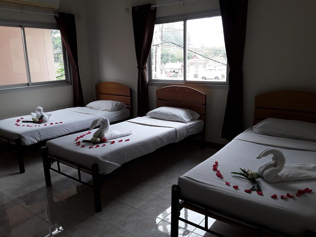 Vitoonguesthouse2Fanrooms & Aircondition Sukhothai Bagian luar foto